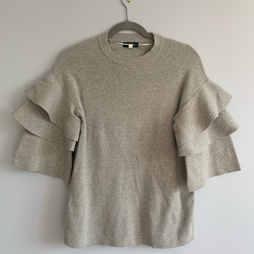 Sweater with wide sleeves